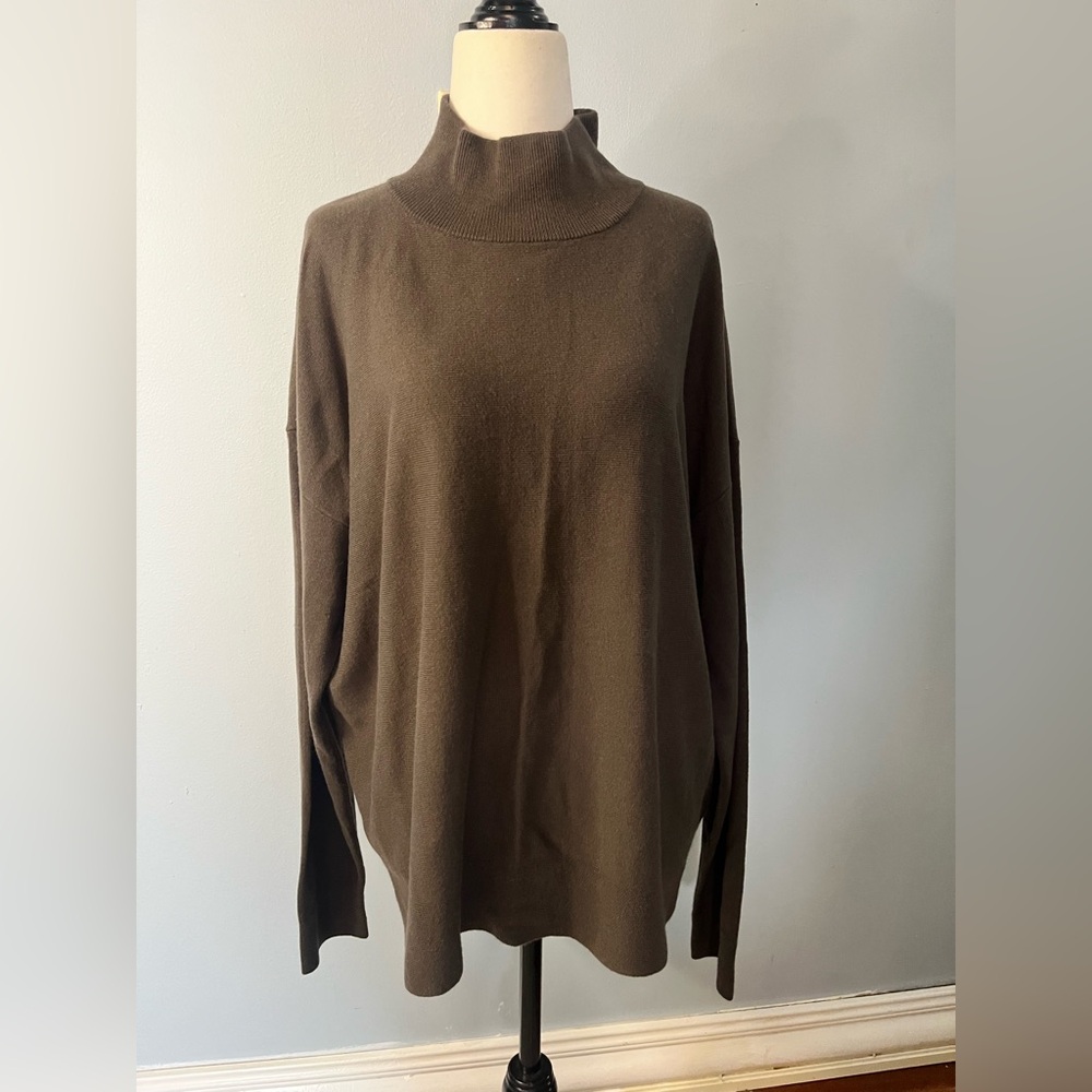 EnThread Brown Sweater in Pristine Condition!!